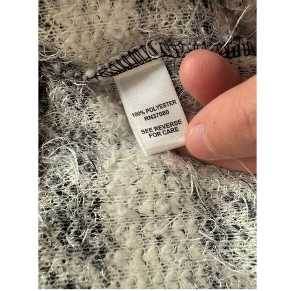 Cato Medium Black White Houndstooth Fuzzy Sweater 3/4 Sleeves Mock Neck - Picture 11 of 12